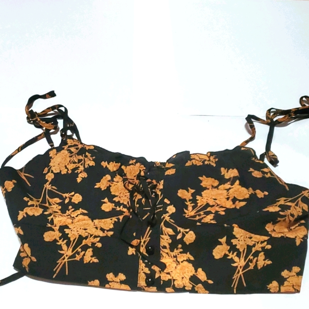 ❤New Black and gold brallete top